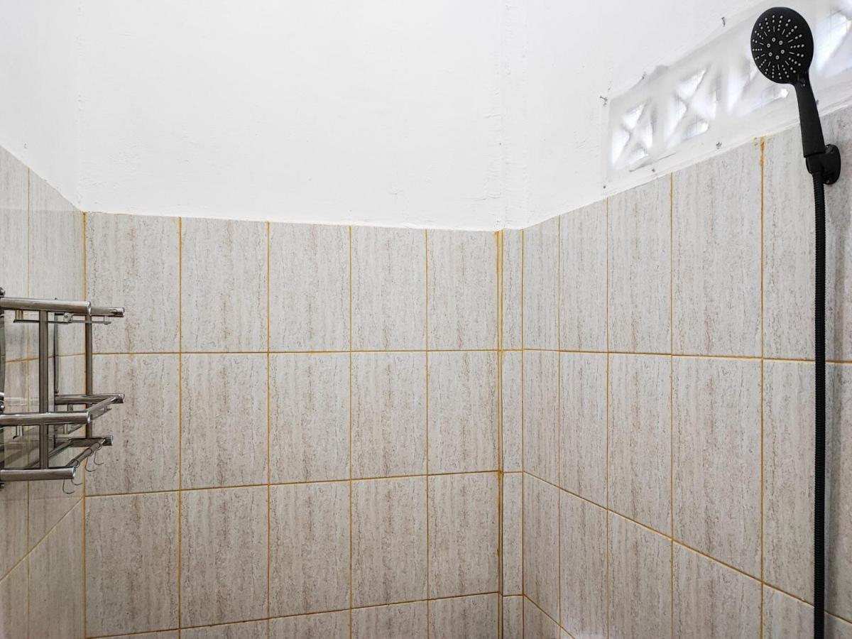 Adela Homestay Syariah Near Universitas Muhammadiyah Jambi Mitra Reddoorz Exterior foto