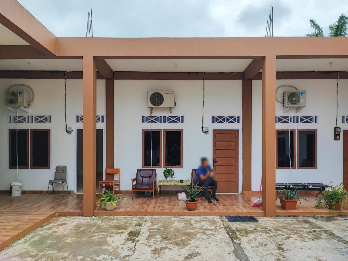 Adela Homestay Syariah Near Universitas Muhammadiyah Jambi Mitra Reddoorz Exterior foto